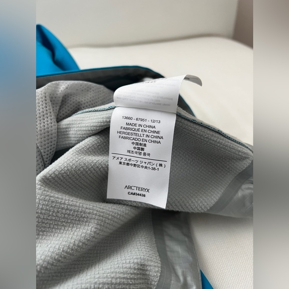 ARC’TERYX Epsilon LT Softshell Jacket - Borneo Blue (S) - Picture 10 of 11